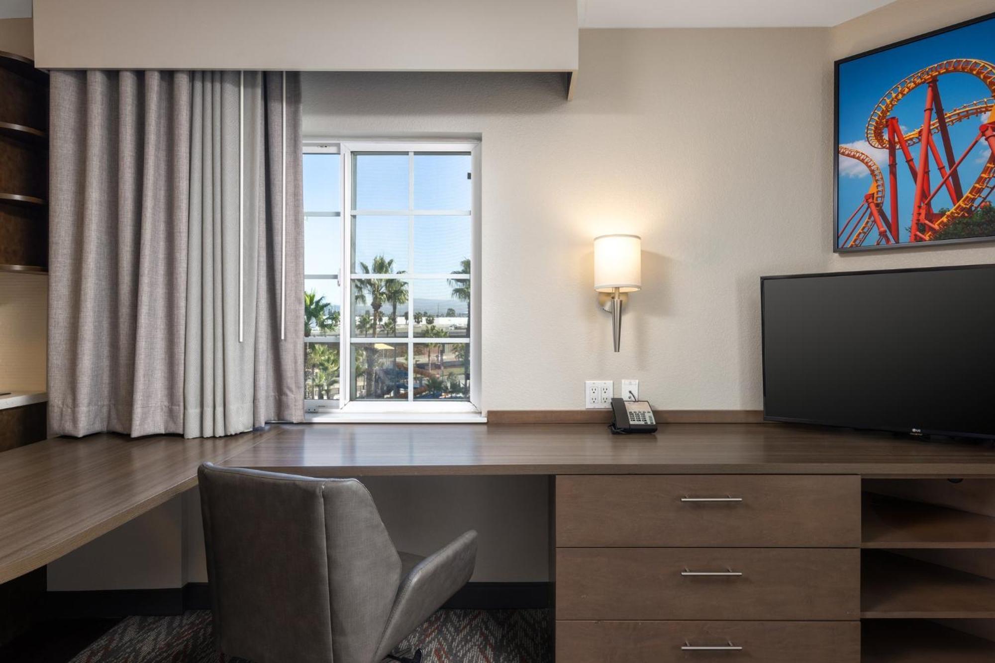 Candlewood Suites Anaheim - Resort Area By Ihg Bagian luar foto