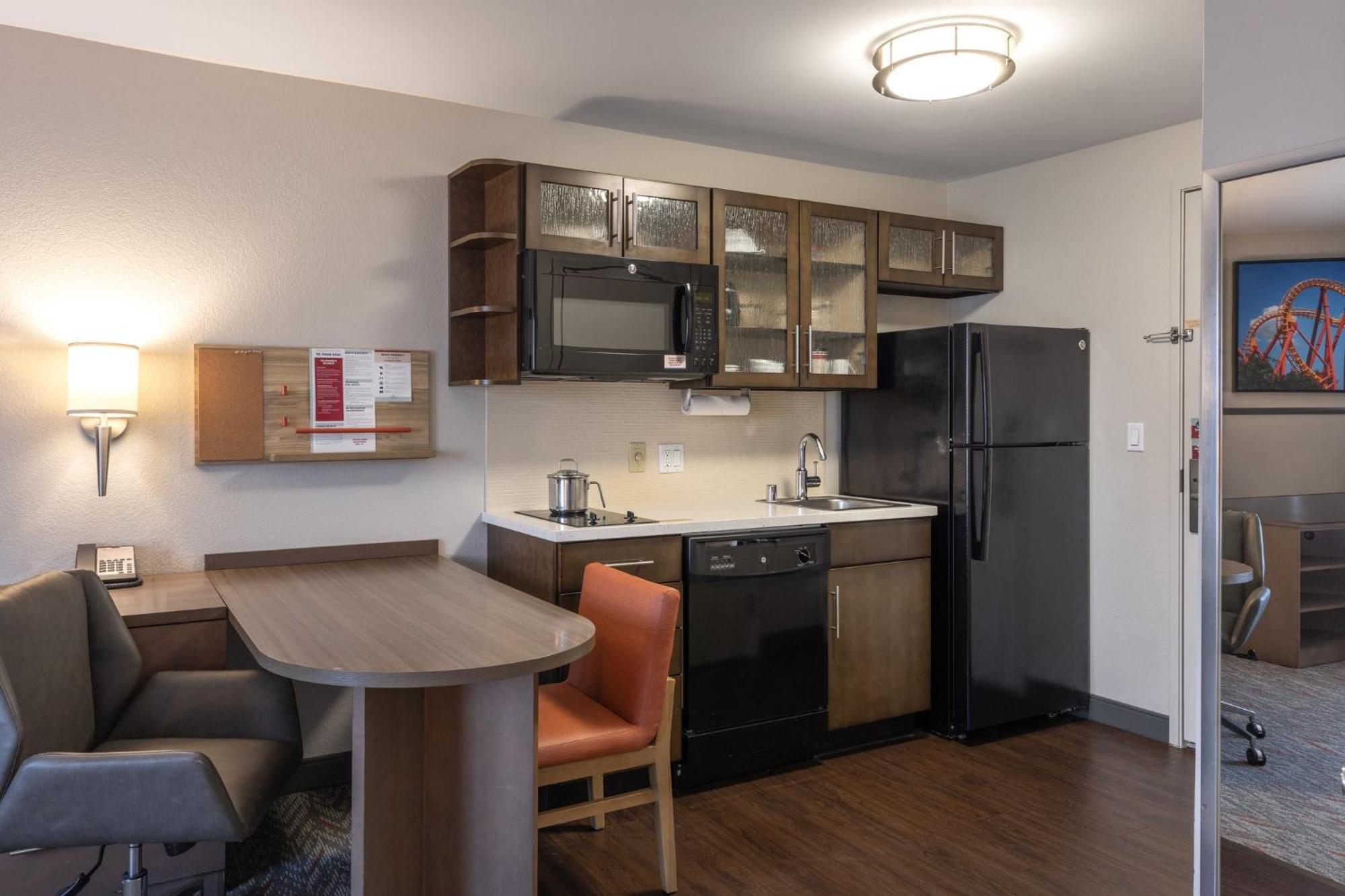 Candlewood Suites Anaheim - Resort Area By Ihg Bagian luar foto