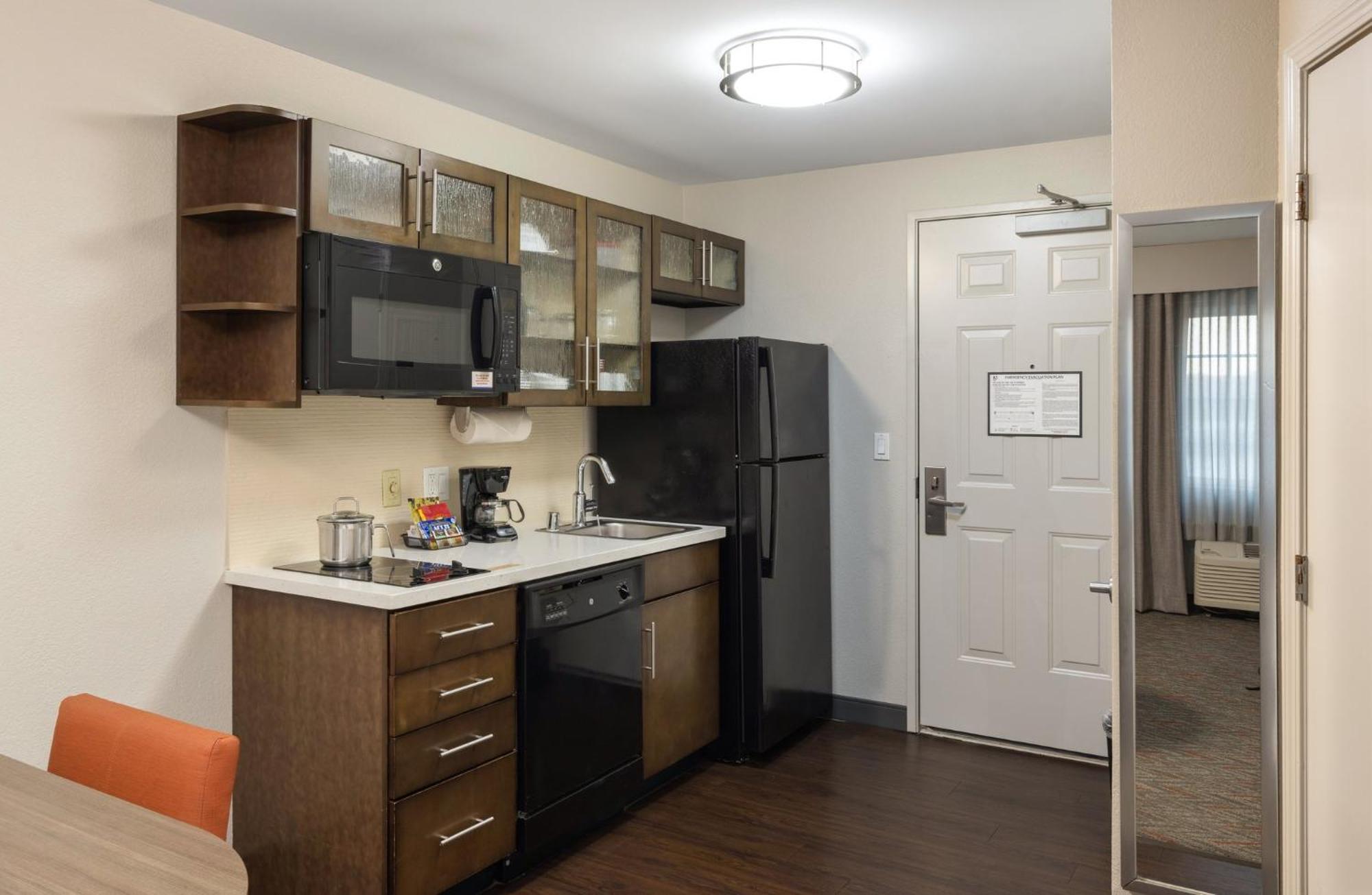 Candlewood Suites Anaheim - Resort Area By Ihg Bagian luar foto