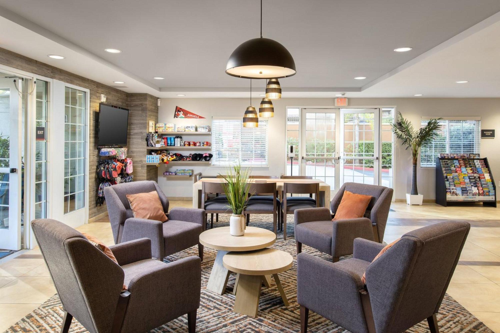 Candlewood Suites Anaheim - Resort Area By Ihg Bagian luar foto